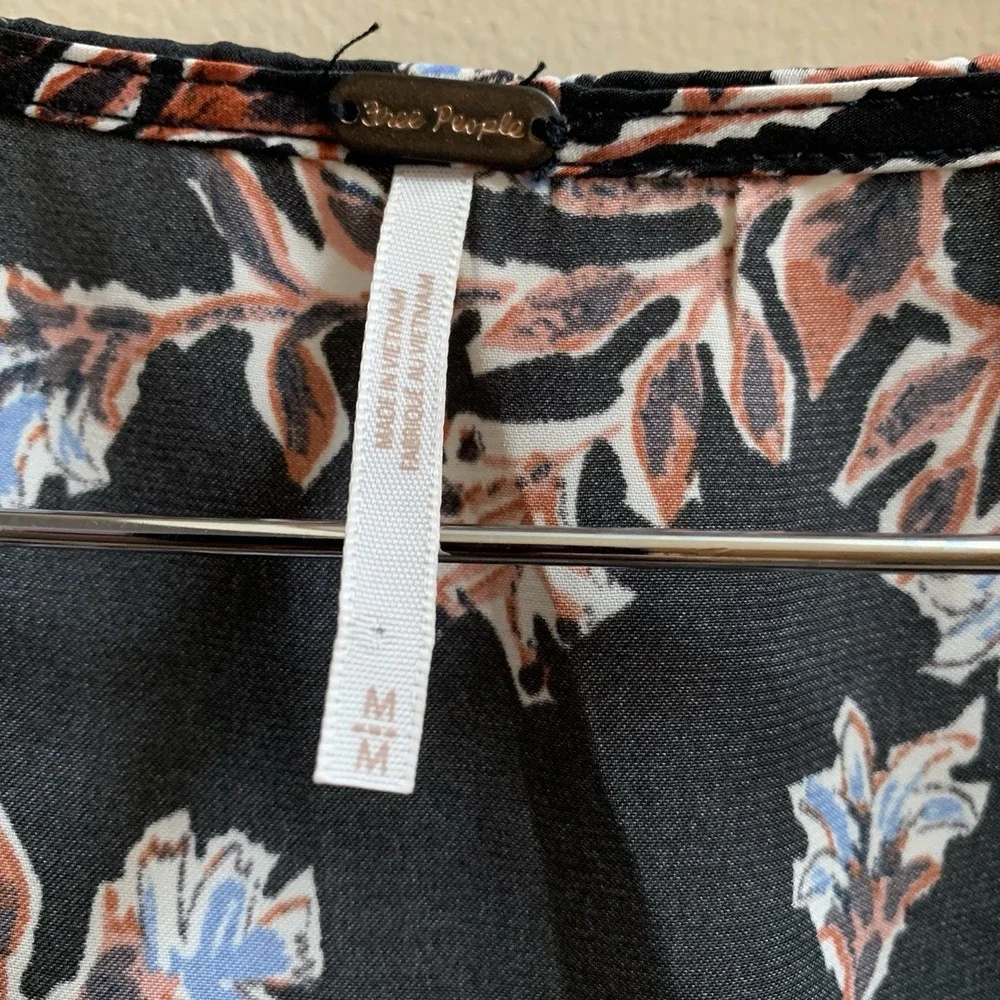 Free People Santiago Top S Floral Cropped Shirt Blouse SmockedRuched Sleeve SZ-M